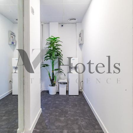 Ayz Ulises - Auto Check-In Property Мадрид Экстерьер фото