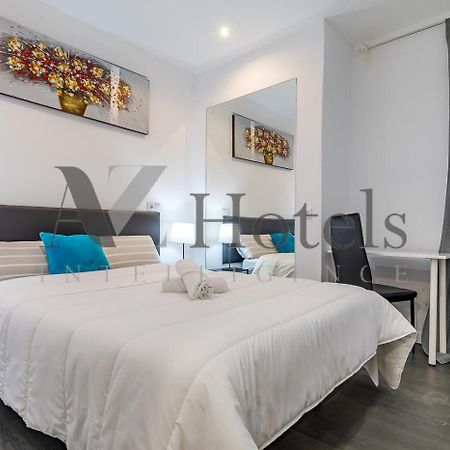 Ayz Ulises - Auto Check-In Property Мадрид Экстерьер фото