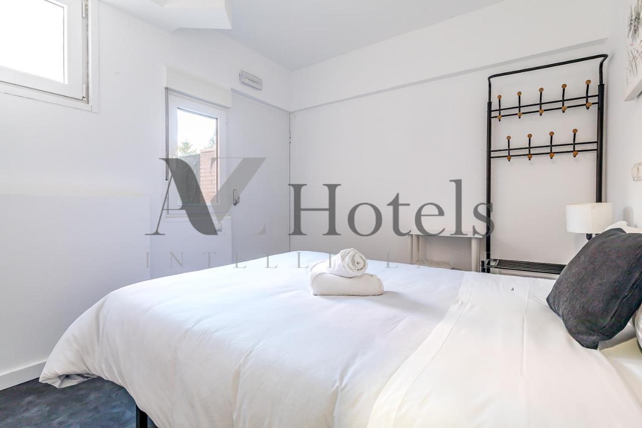 Ayz Ulises - Auto Check-In Property Мадрид Экстерьер фото