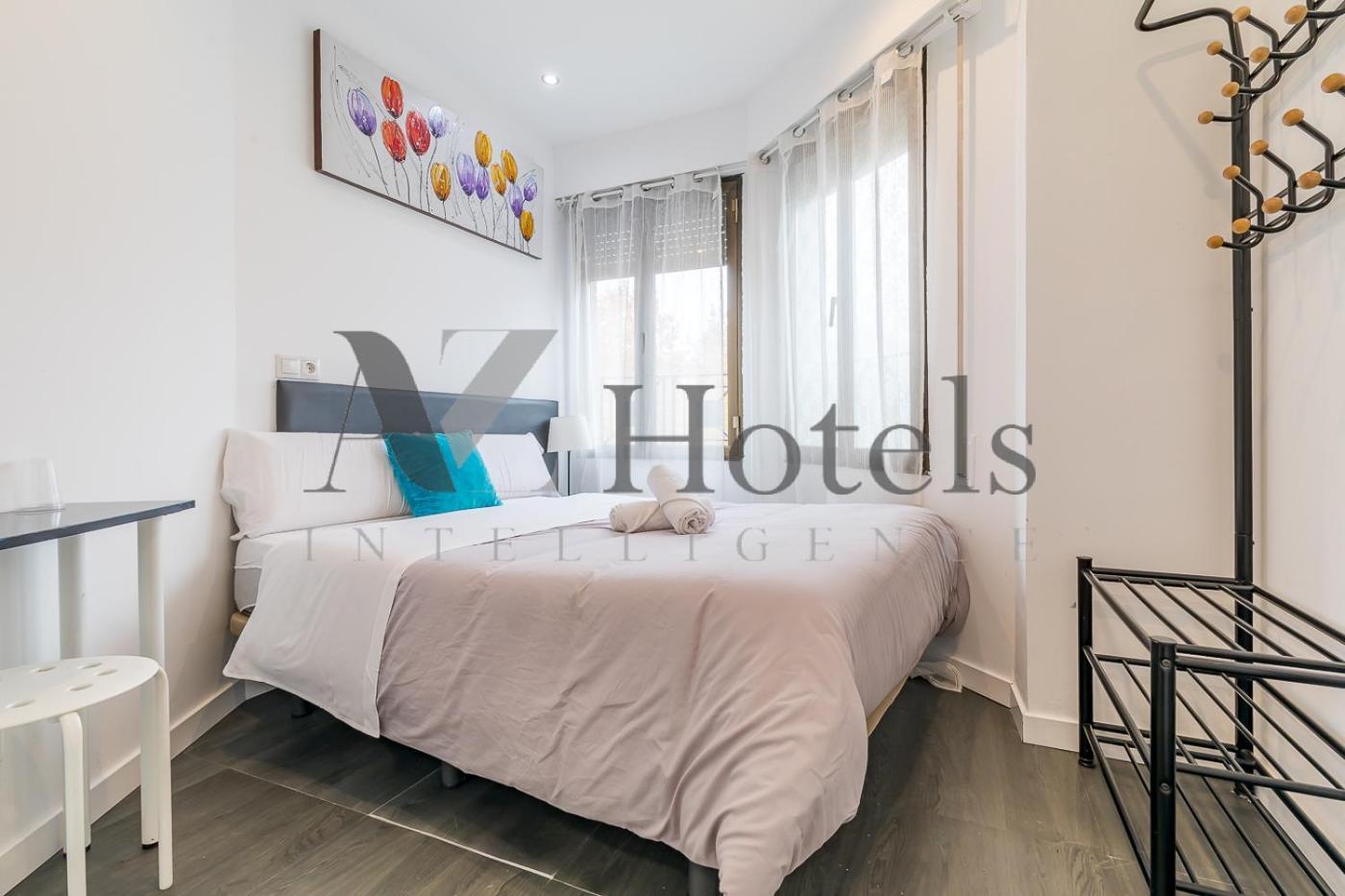 Ayz Ulises - Auto Check-In Property Мадрид Экстерьер фото
