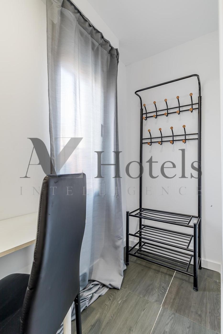 Ayz Ulises - Auto Check-In Property Мадрид Экстерьер фото
