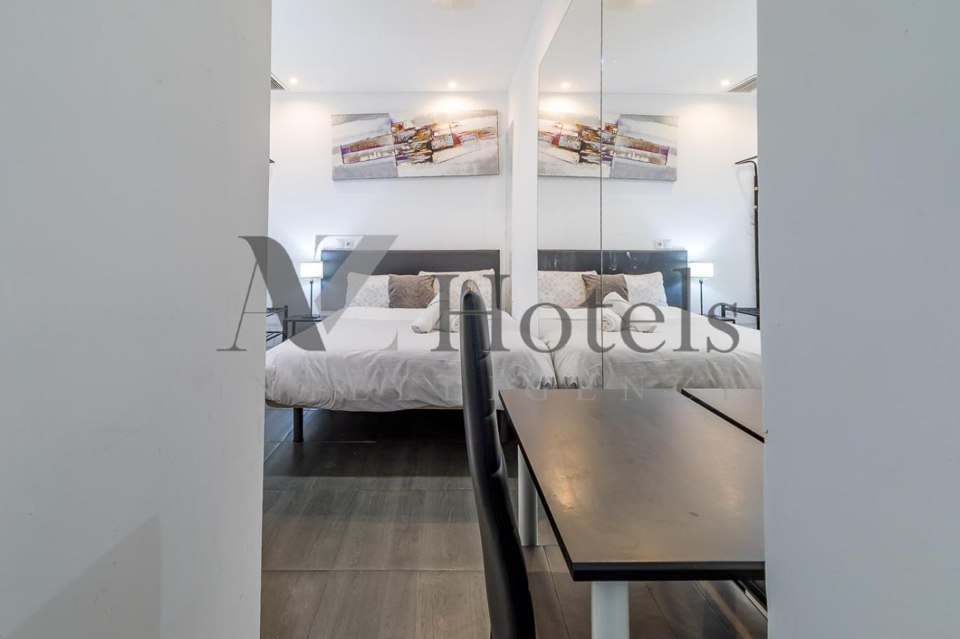 Ayz Ulises - Auto Check-In Property Мадрид Экстерьер фото