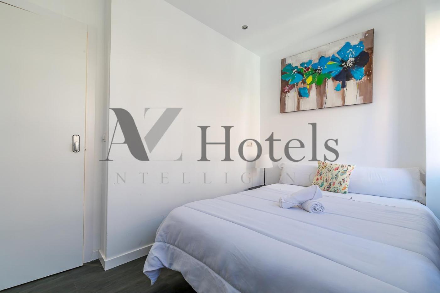 Ayz Ulises - Auto Check-In Property Мадрид Экстерьер фото