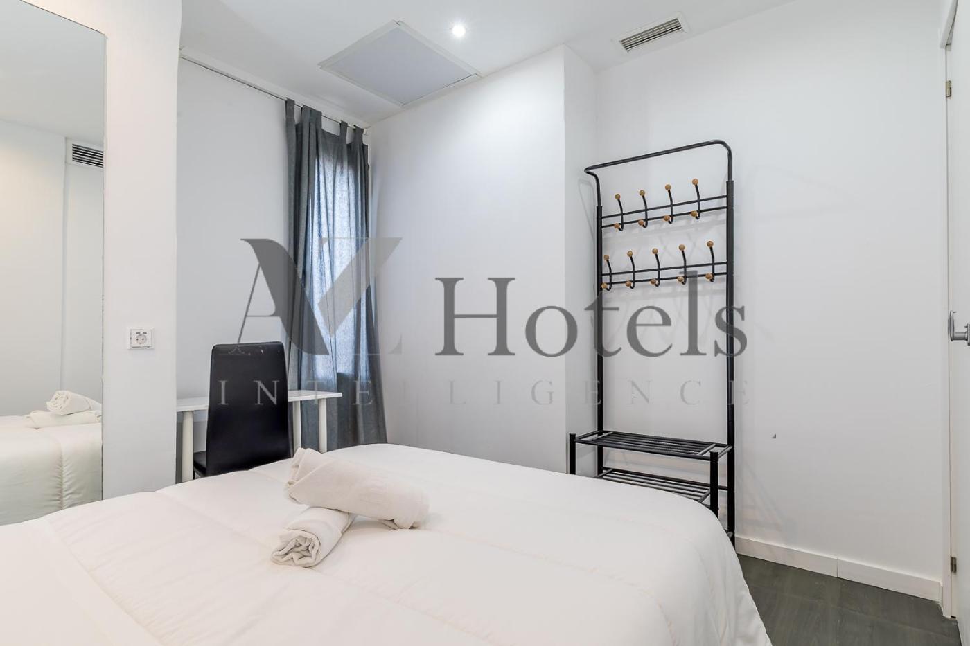 Ayz Ulises - Auto Check-In Property Мадрид Экстерьер фото