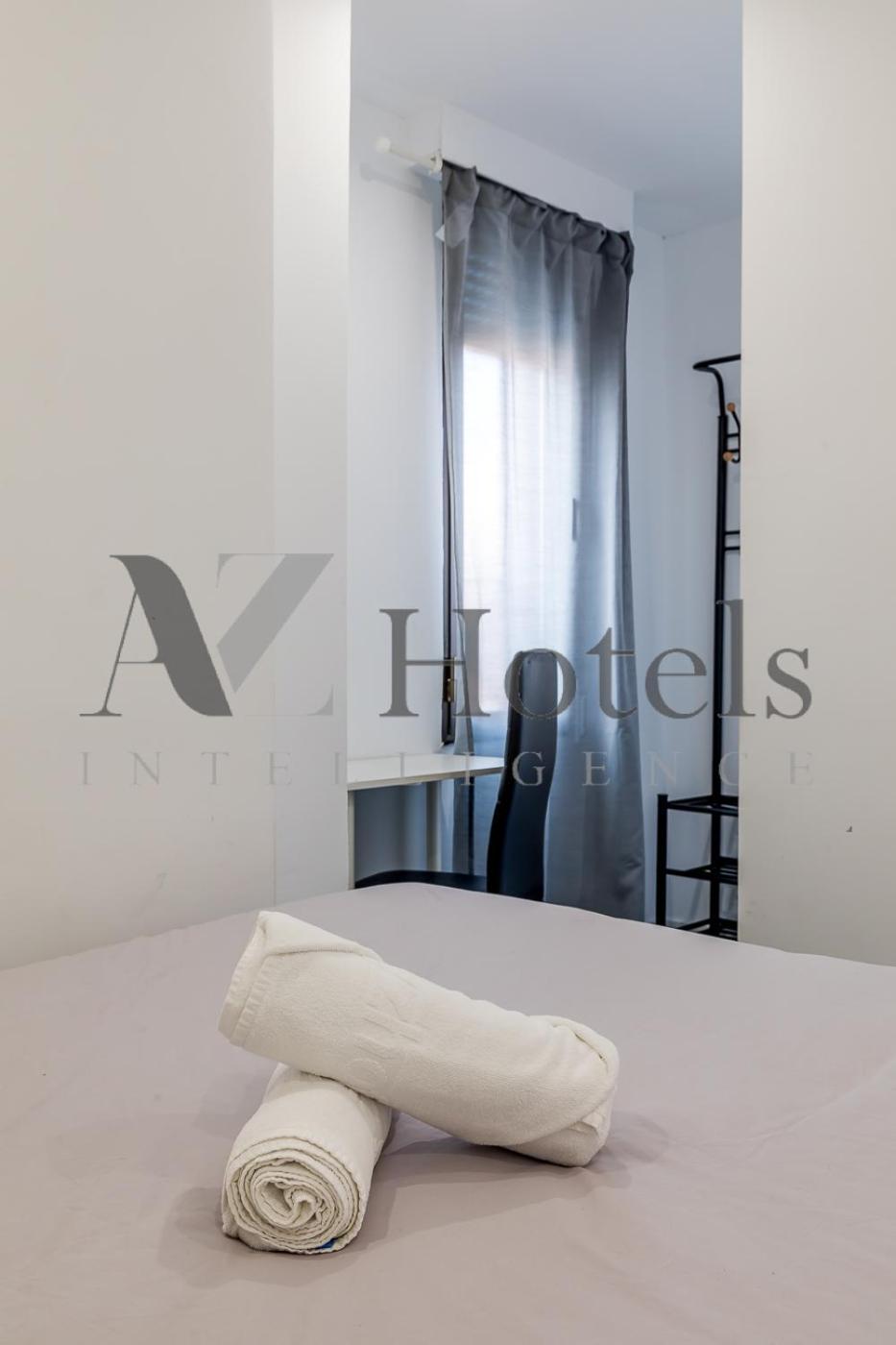 Ayz Ulises - Auto Check-In Property Мадрид Экстерьер фото